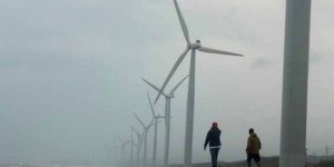 wind-power-2013-turbine-pulupandan-philippines